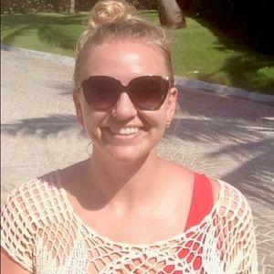 Meet your Posher, Janelle